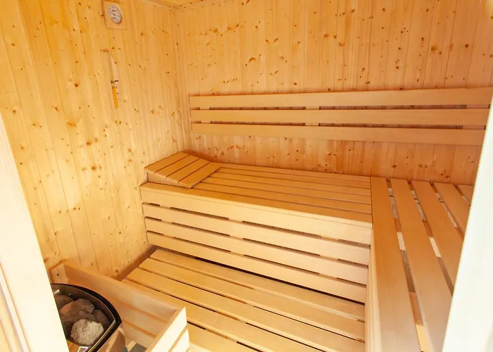 Marina Aparthotel 4*